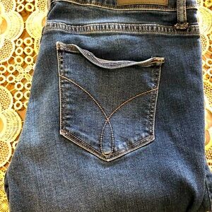 CALVIN KLEIN WOMENS STRAIGHT LEG JEANS